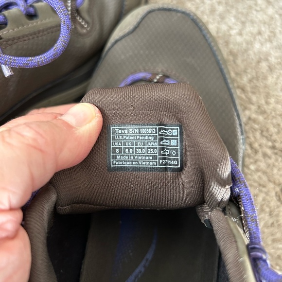 Teva Women’s Surge Event Waterproof Hiking shoe. Size 8. Excellent condition. - Picture 7 of 12